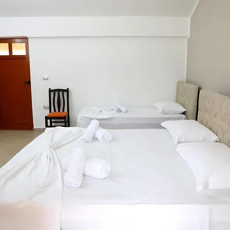 Dolce Italia Hotel Radhimë