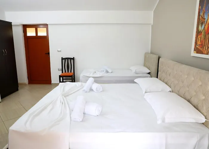 Dolce Italia Hotel Radhimë